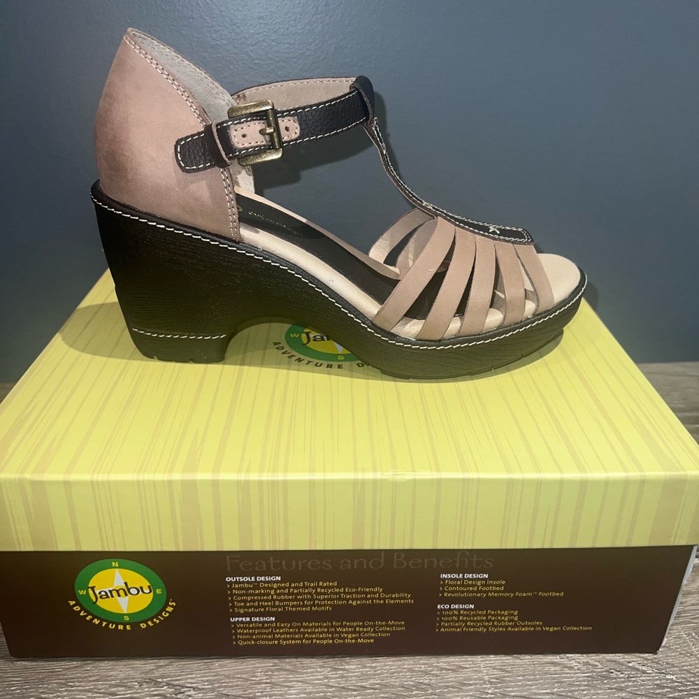 Jambu Women's Black and Tan Wedge Sandals